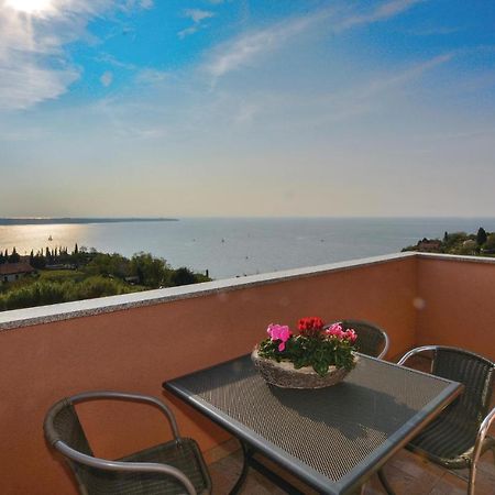 2 Bedroom Amazing Apartment In Portorož Extérieur photo