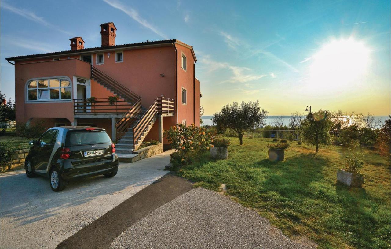 2 Bedroom Amazing Apartment In Portorož Extérieur photo