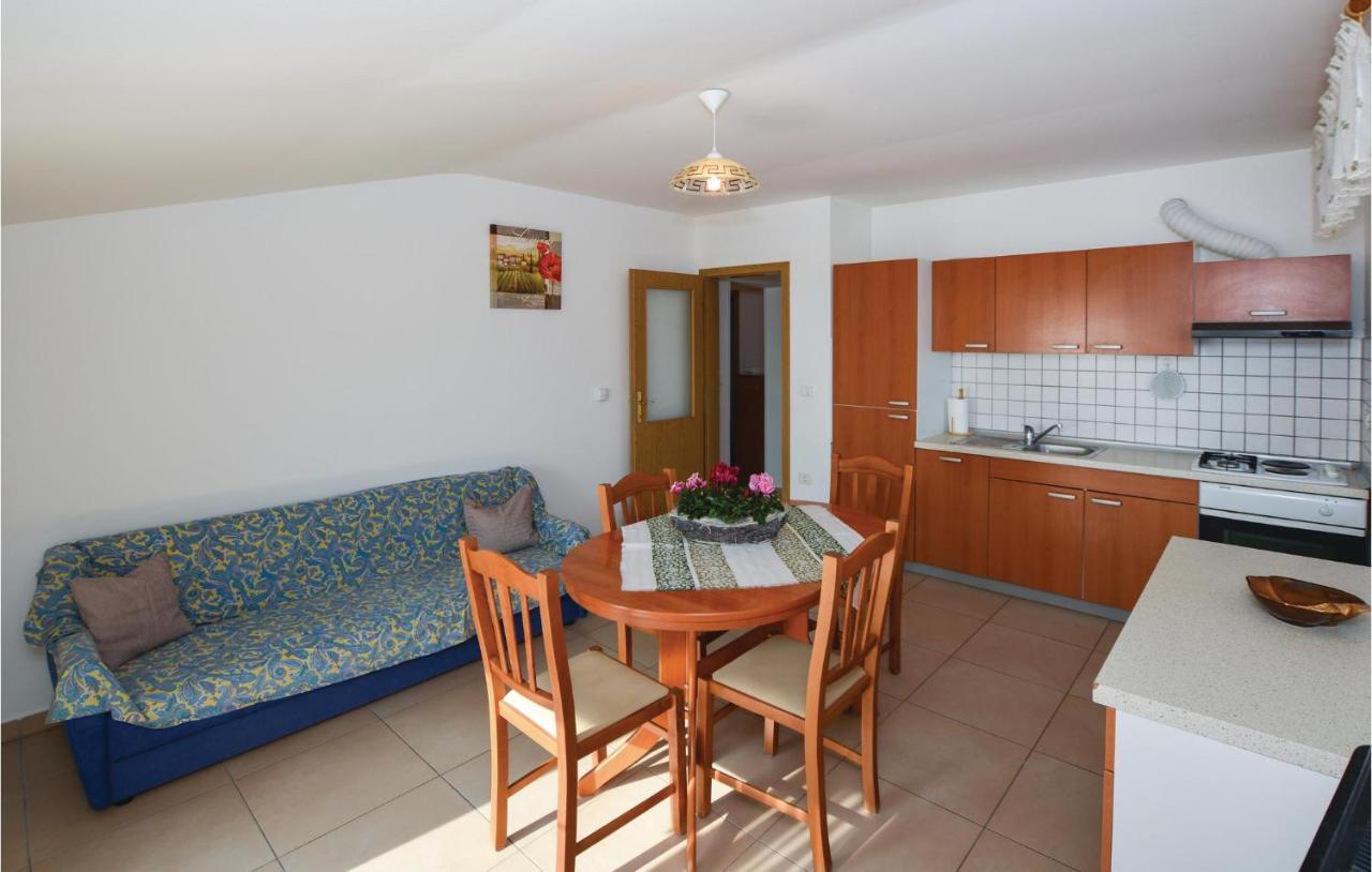 2 Bedroom Amazing Apartment In Portorož Extérieur photo